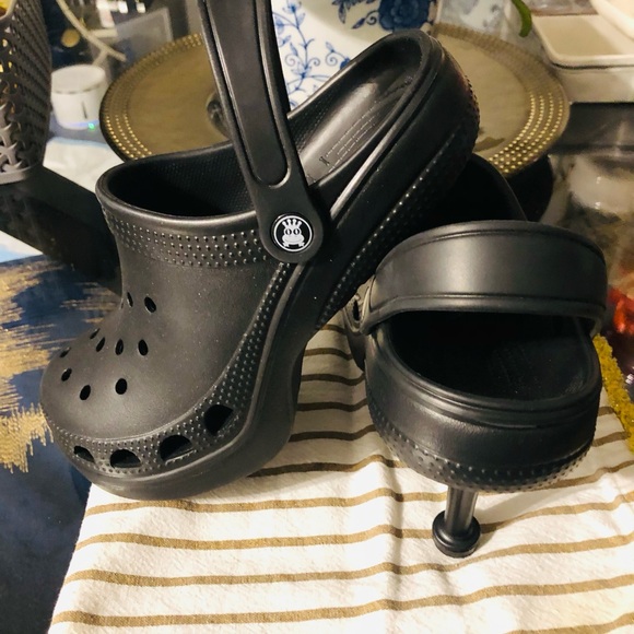 CROC LIKE HEELS-UNIQUE AND WORN ONCE - Picture 3 of 11